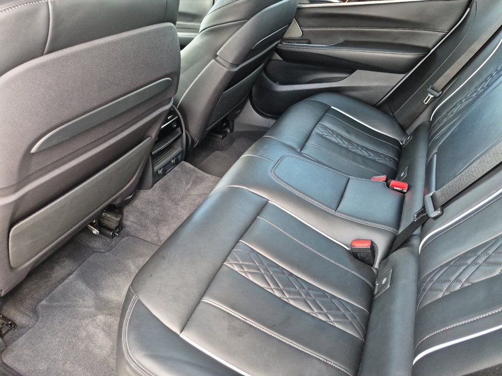 Used 2018 BMW 640i Gran Turismo xDrive AWD/4WD image 12