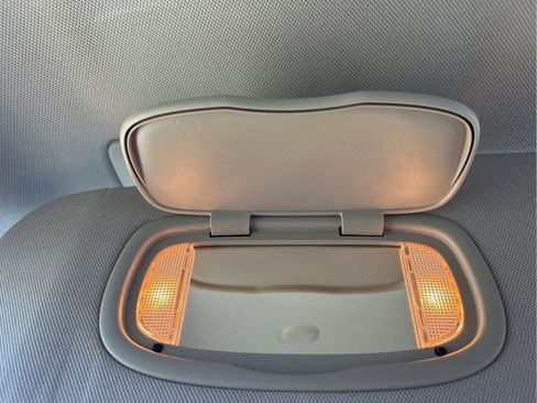 Certified 2017 Chrysler Pacifica Limited w/ Advanced Safetytec Group image 27