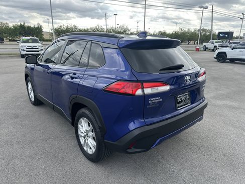 Certified 2022 Toyota Corolla Cross LE image 7