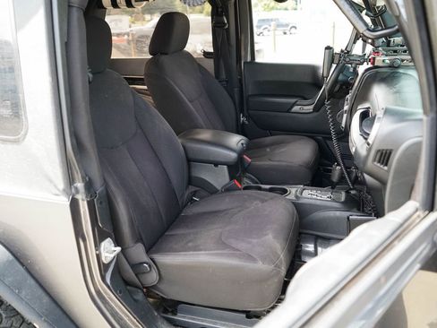 Used 2014 Jeep Wrangler Sport AWD/4WD image 13