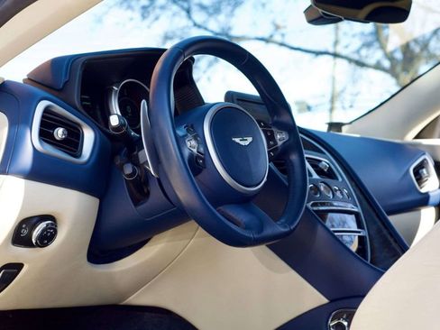 Used 2017 Aston Martin DB11 V12 image 21