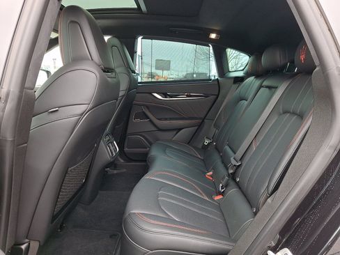 Used 2024 Maserati Levante GT Ultima AWD/4WD image 4