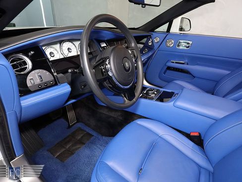 Used 2020 Rolls-Royce Dawn image 30