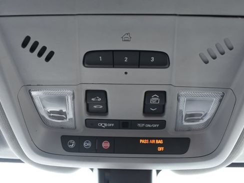 Used 2018 Chevrolet Equinox LT w/ Sun & Infotainment Package FWD image 31