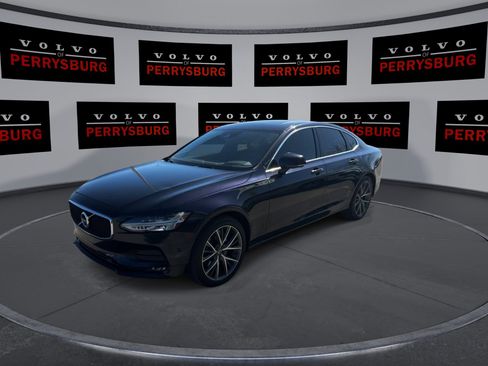 Used 2017 Volvo S90 T6 Momentum w/ Vision Package image 4