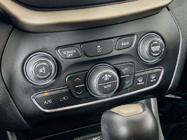 Used 2015 Jeep Cherokee Limited AWD/4WD image 20
