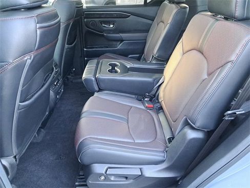 Certified 2025 Honda Pilot Black Edition image 11