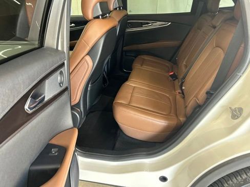 Used 2023 Lincoln Nautilus Reserve w/ Equipment Group 201A AWD/4WD image 9