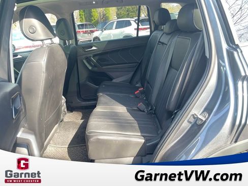 Used 2023 Volkswagen Tiguan SE w/ Panoramic Sunroof Package image 12