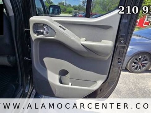 Used 2012 Nissan Frontier SV AWD/4WD image 23