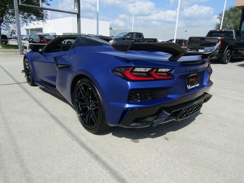 Used 2025 Chevrolet Corvette Z06 w/ Z07 Performance Package image 7
