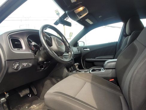 Used 2022 Dodge Charger SXT RWD image 9