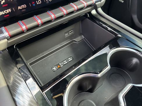 Used 2025 GMC Yukon AT4 w/ AT4 Premium Package image 31