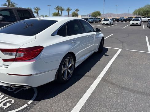 Used 2018 Honda Accord Touring image 6