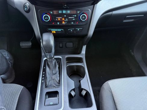 Used 2019 Ford Escape SE FWD image 18