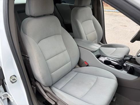 Used 2022 Chevrolet Malibu LT FWD image 33