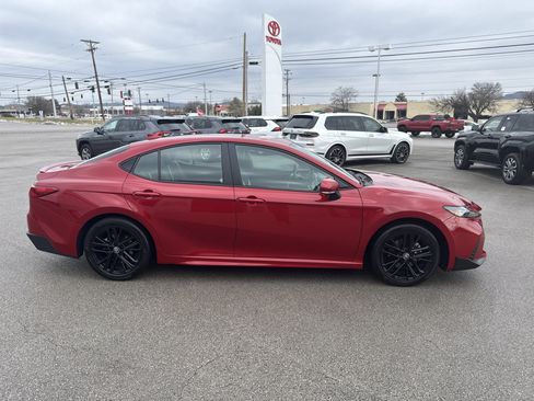 Certified 2025 Toyota Camry SE image 2