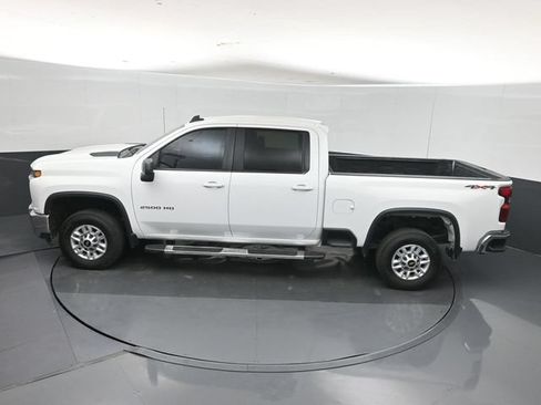 Used 2022 Chevrolet Silverado 2500 LT AWD/4WD image 34
