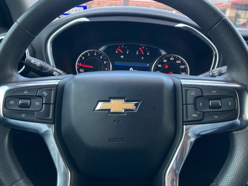 Used 2025 Chevrolet Blazer LT FWD image 18