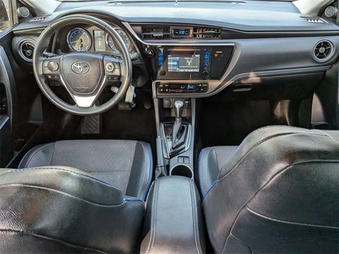 Used 2017 Toyota Corolla L image 17
