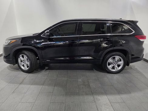 Used 2017 Toyota Highlander Limited image 2