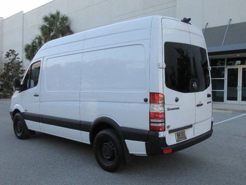 Used 2011 Freightliner Sprinter 2500 image 3