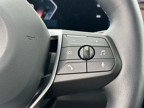 Used 2025 BMW X1 xDrive28i w/ Technology Package image 29