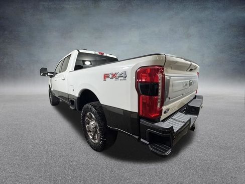 Used 2025 Ford F250 King Ranch w/ FX4 Off-Road Package AWD/4WD image 4