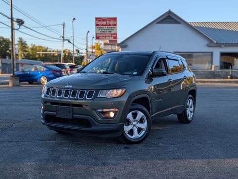 Used 2019 Jeep Compass Latitude w/ Popular Equipment Group image 1