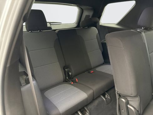 Used 2023 Chevrolet Traverse LT image 18