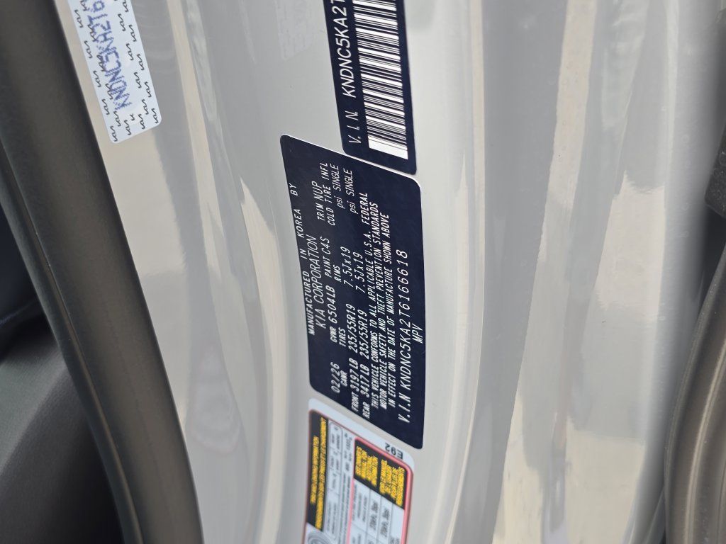 New 2026 Kia Carnival EX FWD image 35