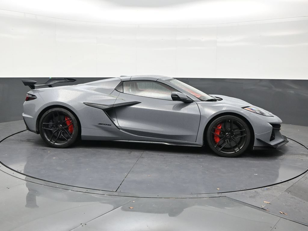 Used 2025 Chevrolet Corvette Z06 w/ Z07 Performance Package RWD image 6