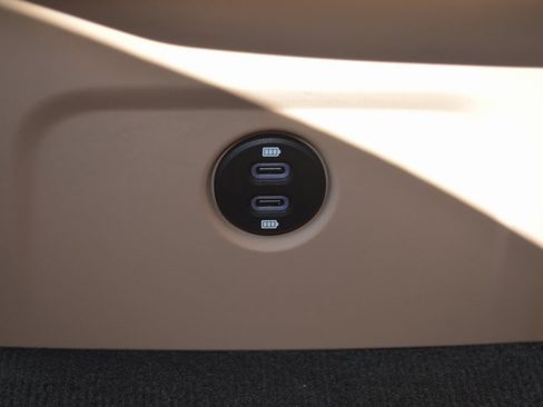 Used 2025 Porsche Macan image 37