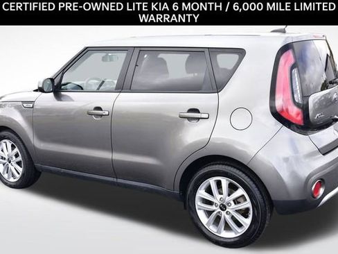 Used 2018 Kia Soul + image 3