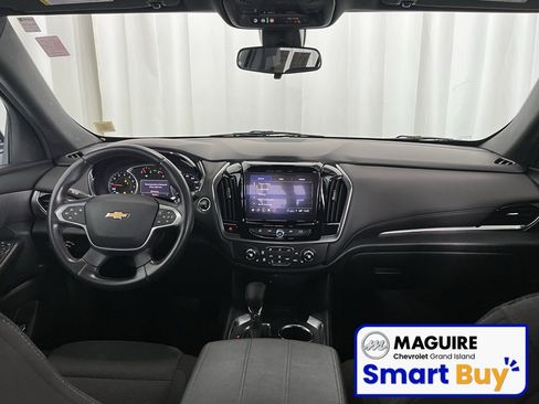 Used 2022 Chevrolet Traverse LT image 11