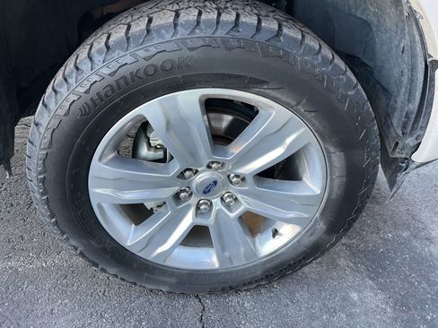 Used 2019 Ford F150 Platinum w/ Equipment Group 701A Luxury image 15