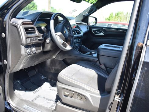 Used 2023 Chevrolet Tahoe High Country w/ Premium Package 2 AWD/4WD image 11