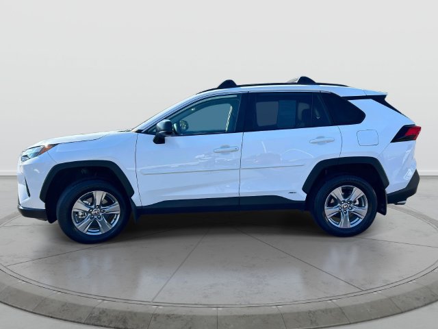 Used 2025 Toyota RAV4 LE AWD/4WD image 9