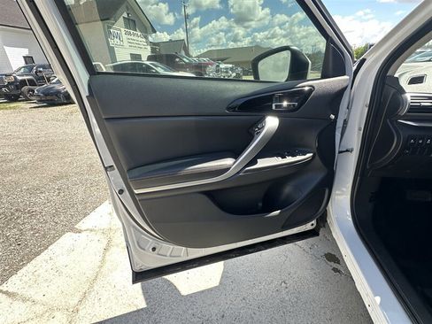 Used 2019 Mitsubishi Eclipse Cross AWD image 46