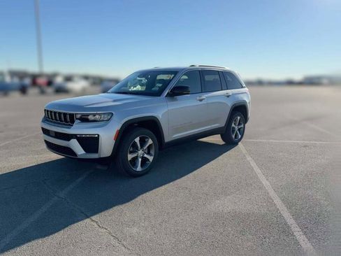 New 2026 Jeep Grand Cherokee Limited image 4