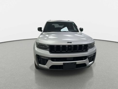 New 2026 Jeep Grand Cherokee Limited AWD/4WD image 3