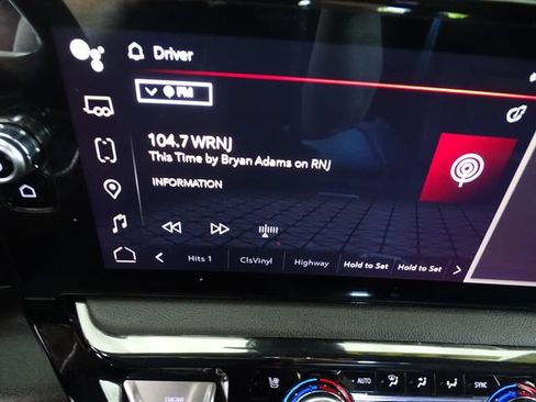 Used 2023 GMC Sierra 1500 AT4 w/ AT4 Preferred Package AWD/4WD image 15