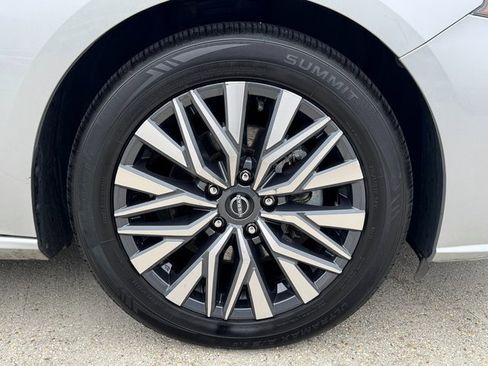 Used 2023 Nissan Altima 2.5 SV image 13