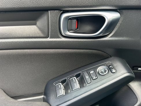 Used 2025 Honda Civic Sport image 11