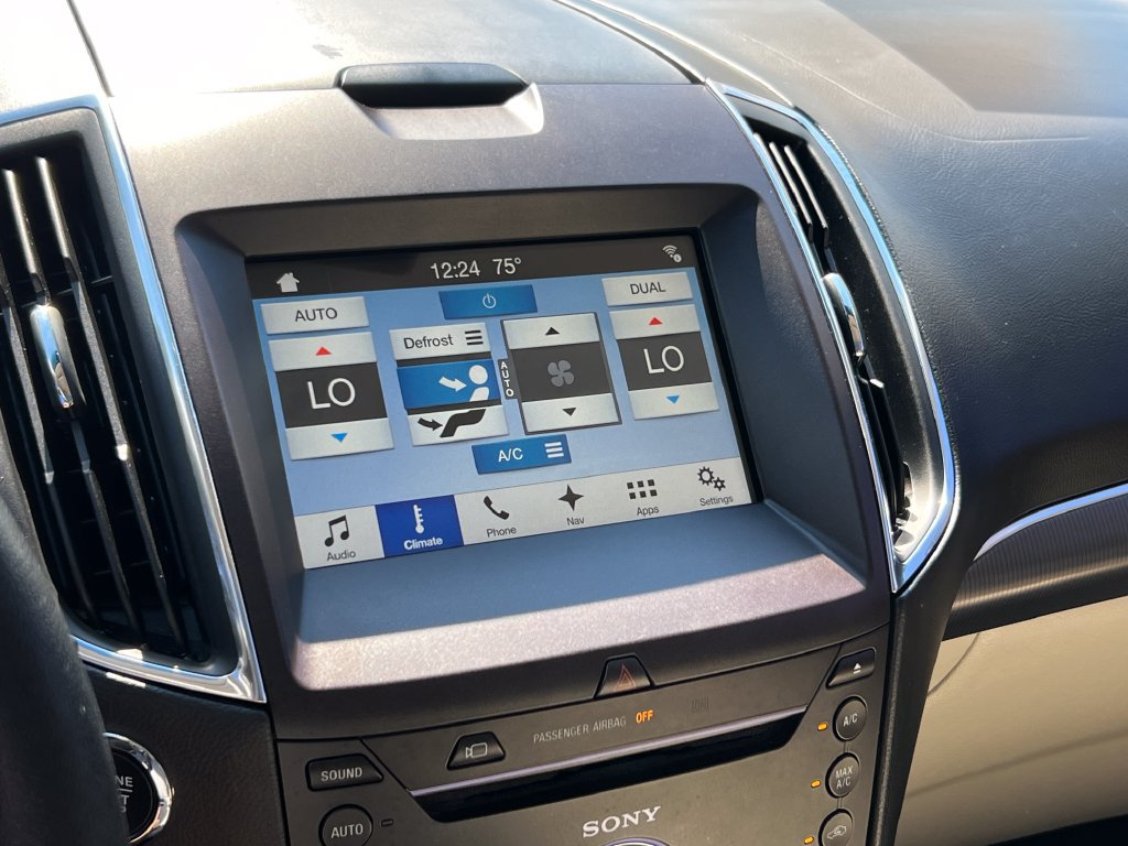 Used 2018 Ford Edge Titanium w/ Equipment Group 302A FWD image 37