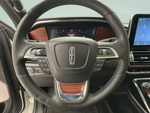 Used 2020 Lincoln Navigator Reserve w/ Luxury Package AWD/4WD image 16