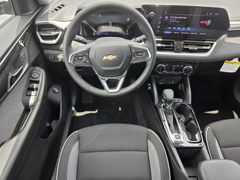 New 2026 Chevrolet TrailBlazer LT w/ Convenience Package FWD image 9