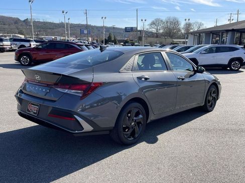 New 2026 Hyundai Elantra Sport image 5