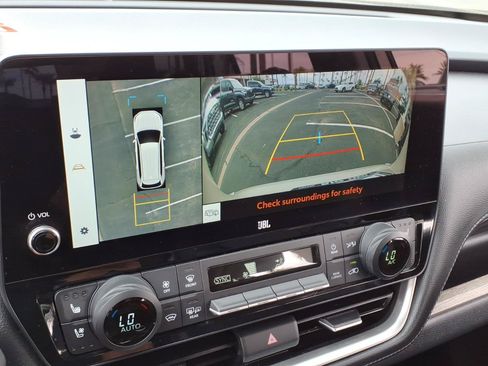 Certified 2024 Toyota Grand Highlander AWD image 17