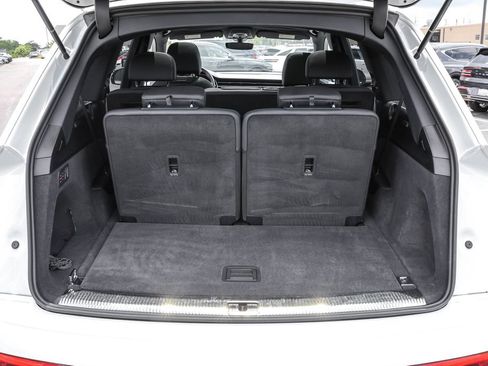 Used 2025 Audi Q7 3.0T Premium Plus AWD/4WD image 28